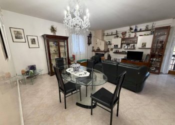 Salone - Casa indipendente via dell'Industria, 80, Bologna (zona San Vitale) - foto 16