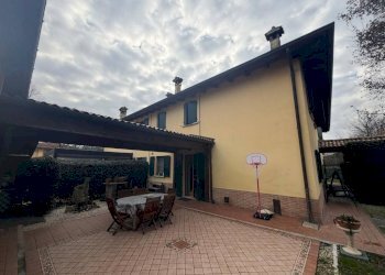 Facciata - Casa indipendente via dell'Industria, 80, Bologna (zona San Vitale) - foto 35