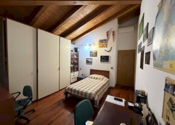 Camera da letto - Casa indipendente via dell'Industria, 80, Bologna (zona San Vitale) - foto 12