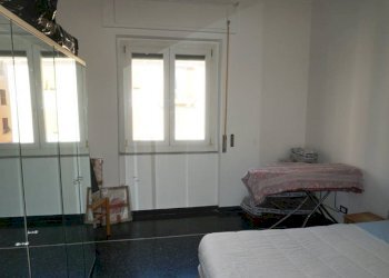Camera da letto - Trilocale via Gerolamo Pittaluga, Genova (zona Sampierdarena) - foto 7