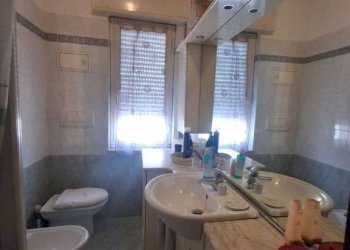 Bagno - Two-room apartment via Bartolomeo Carrea, 4, Genova (neighborhood Sampierdarena) - photo 15