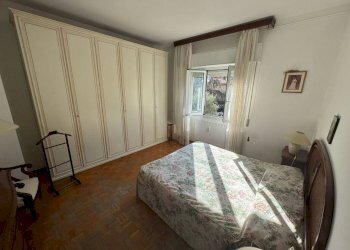 Camera da letto - Appartamento piazzale Giardino Fiorito, Genova (zona Pegli) - foto 13