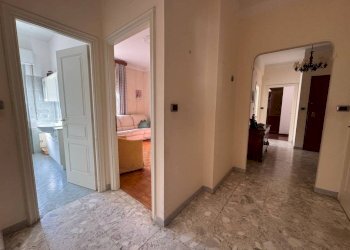 Corridoio - Appartamento piazzale Giardino Fiorito, Genova (zona Pegli) - foto 17