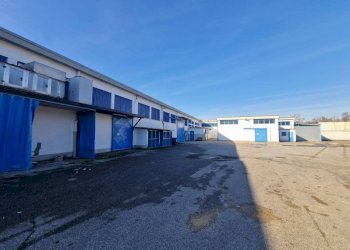 Cortile interno - Capannone via Enrico Fermi, Settimo Milanese - foto 1