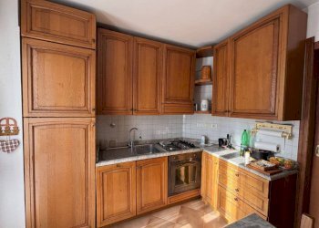 Cucina - Appartamento corso Jacopo Lombardini, 38, Torre Pellice - foto 10