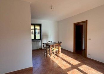 Soggiorno - Two-room apartment via Appiotti, 2/2, Torre Pellice - photo 2
