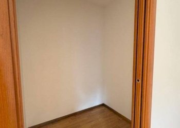 Cabina armadio - Two-room apartment via Appiotti, 2/2, Torre Pellice - photo 9