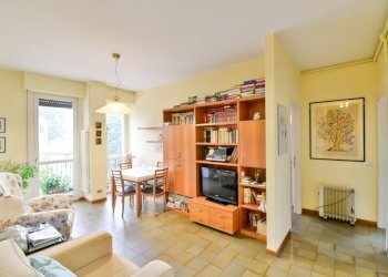 Salone - Appartamento via Vincenzo Monti, 12, Carugo - foto 3