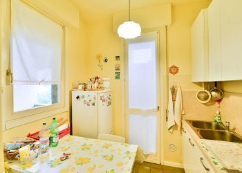 Cucina - Appartamento via Vincenzo Monti, 12, Carugo - foto 6