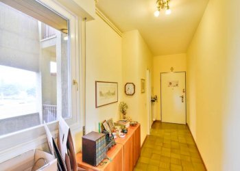 Corridoio - Appartamento via Vincenzo Monti, 12, Carugo - foto 9