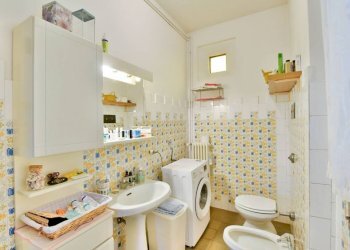 Bagno - Appartamento via Vincenzo Monti, 12, Carugo - foto 11