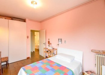 Camera da letto - Appartamento via Vincenzo Monti, 12, Carugo - foto 17