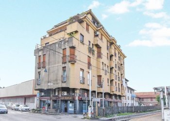 Facciata - Appartamento via Vincenzo Monti, 12, Carugo - foto 24