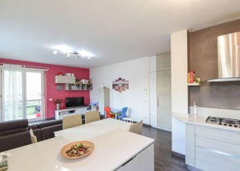 Salone - Trilocale Località Bersaglio, Oggiono - foto 4