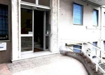 Facciata - Trilocale via Antonio Burlando, 5A, Genova (zona Staglieno) - foto 4