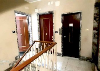 Interno palazzo - Trilocale via Antonio Burlando, 5A, Genova (zona Staglieno) - foto 7