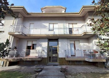 Facciata - Bilocale via Cuneo, 15, Borgo San Dalmazzo - foto 2