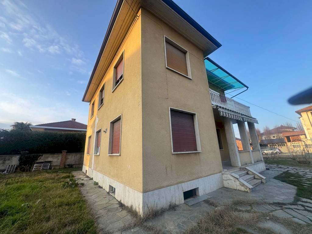 Facciata - Four-room apartment via Vittorio Veneto, 9, Valfenera - photo 3