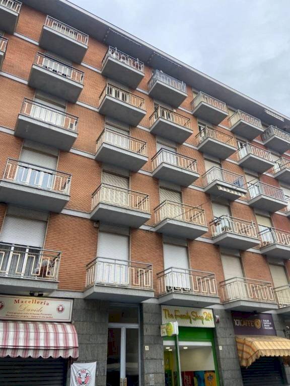 Facciata - Trilocale via San Rocco, 3, Orbassano - foto 1