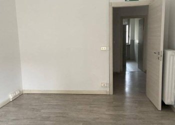 Ufficio - Three-room apartment via San Rocco, 3, Orbassano - photo 4