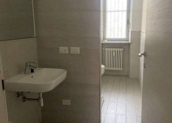 Bagno - Three-room apartment via San Rocco, 3, Orbassano - photo 11