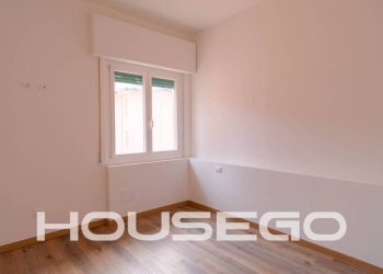 Camera da letto - Quadrilocale via Antonio Burlando, 23C, Genova (zona Marassi) - foto 10