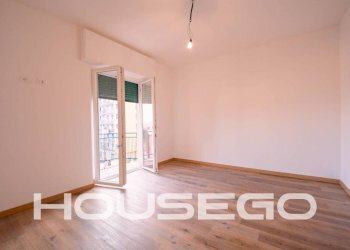 Camera da letto - Quadrilocale via Antonio Burlando, 23C, Genova (zona Marassi) - foto 22