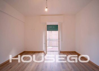 Camera da letto - Quadrilocale via Antonio Burlando, 23C, Genova (zona Marassi) - foto 31