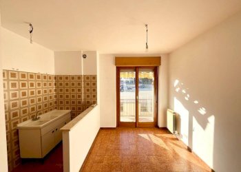 Cucina - Bilocale via Giacomo Matteotti, 2, Busca - foto 4