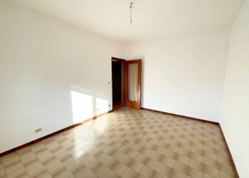 Camera da letto - Bilocale via Giacomo Matteotti, 2, Busca - foto 9