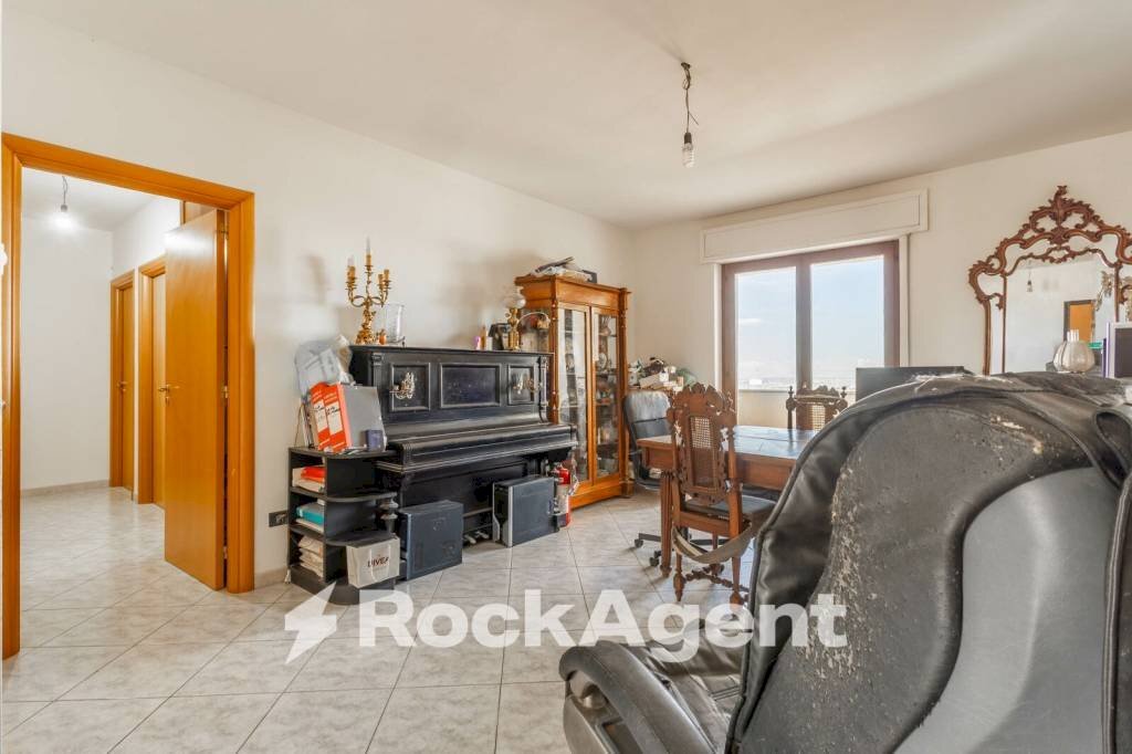 Salone - Three-room apartment contrada Barba d'Angelo, 105, Andria - photo 3