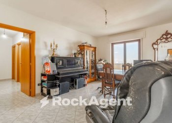 Salone - Three-room apartment contrada Barba d'Angelo, 105, Andria - photo 3