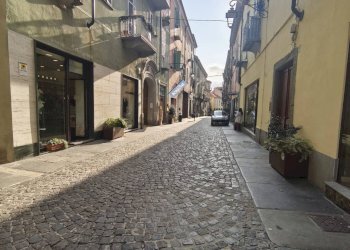 Foto 1 - Commercial Premises Via San Martino
 
9, Moncalieri - photo 1