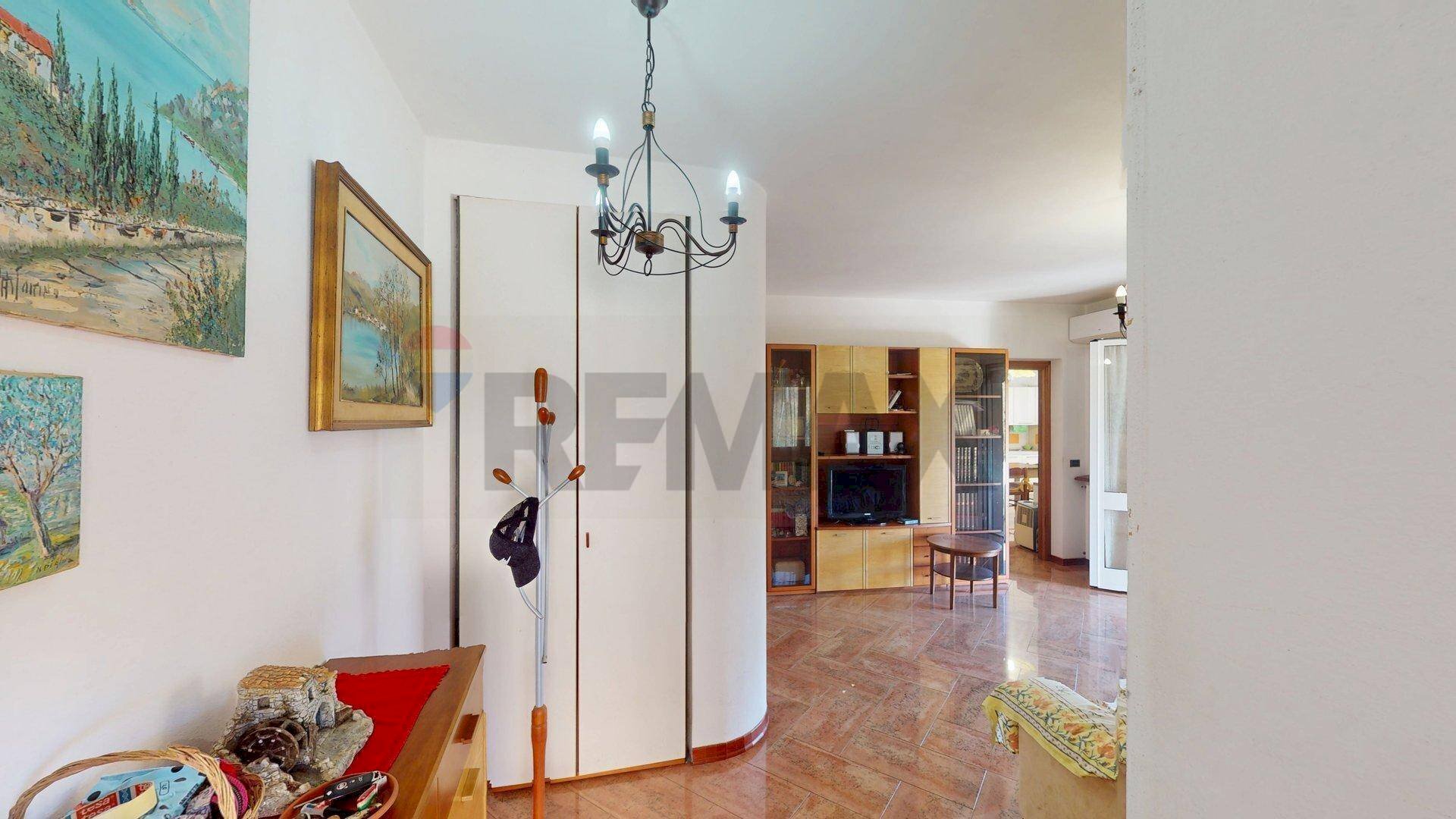 Hall / corridoio - Casa indipendente Carrodano - foto 3