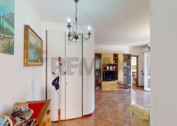 Hall / corridoio - Casa indipendente Carrodano - foto 3