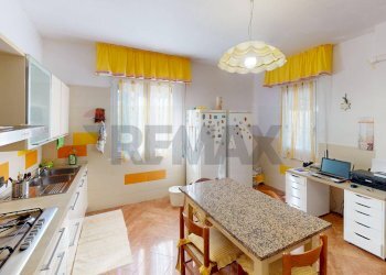 Cucina - Casa indipendente Carrodano - foto 49