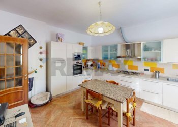 Cucina - Casa indipendente Carrodano - foto 50