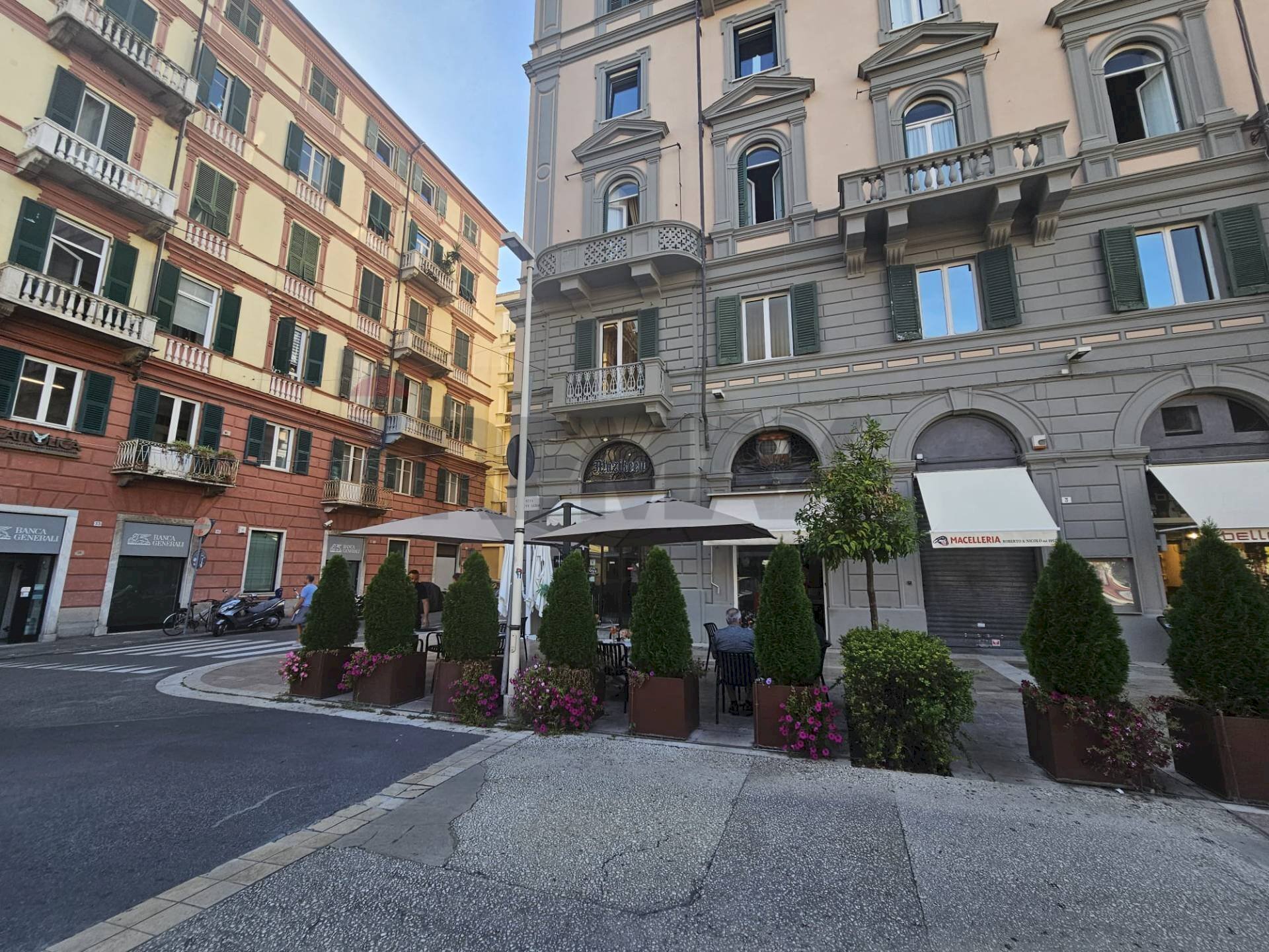 Edificio all\'aperto - Bar Tavola Calda - Fredda Piazza giuseppe verdi
 
1, La Spezia - foto 2