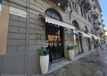 Edificio all\'aperto - Bar Tavola Calda - Fredda Piazza giuseppe verdi
 
1, La Spezia - foto 1