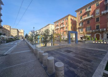 Edificio all\'aperto - Bar Tavola Calda - Fredda Piazza giuseppe verdi
 
1, La Spezia - foto 19