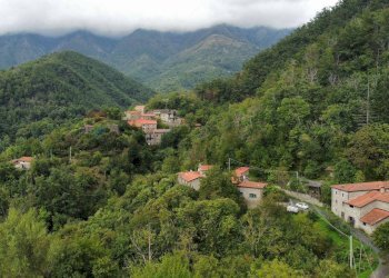 Vista delle montagne - Rustico Via Scanderaruola
 
snc, Comano - foto 18