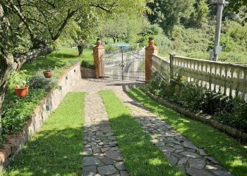 Giardino - Casa indipendente Località Bruscarolo, Calice al Cornoviglio - foto 6