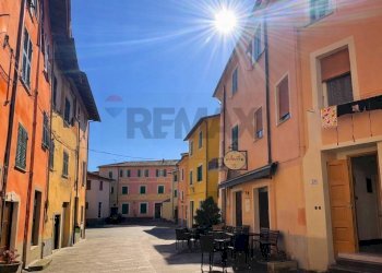 Edificio all\'aperto - Appartamento Brugnato - foto 1