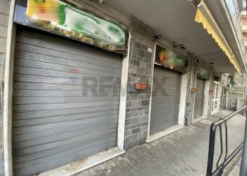 Edificio all\'aperto - Shop Via Aurelio Robino
 
234, Genova - photo 1