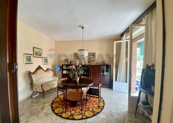 Sala da pranzo - Appartamento Via Luigi Valentini
 
173, Arcola - foto 8