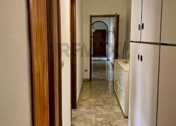 Hall / corridoio - Appartamento Via Luigi Valentini
 
173, Arcola - foto 14