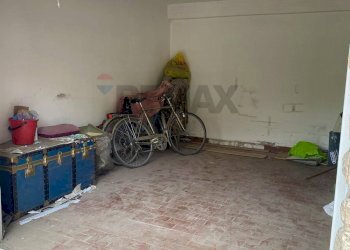 Parcheggio - Appartamento Via Luigi Valentini
 
173, Arcola - foto 25