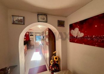 Hall / corridoio - Trilocale Vezzano Ligure - foto 18