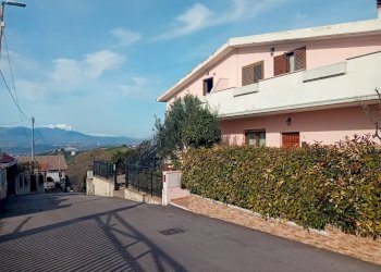 facciata - Appartamento via delle rimembranze 14, Casalincontrada - foto 2