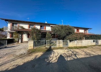 ESTERNI - Villa a Schiera VIA FARIE  27, Castions di Strada - foto 1